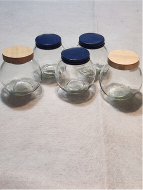 Lot of Five 6floz Kitchen Spice Jars One Size Clear Blue, Wooden/Metal Lids NEW